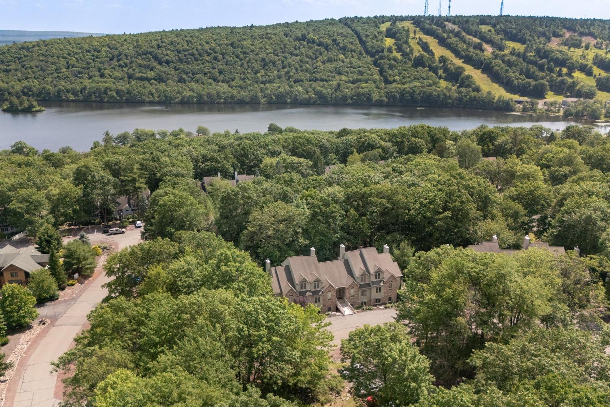 לייק הרמוני Highland Hideaway By Avantstay Group Poconos Retreat W Patio Game Room מראה חיצוני תמונה