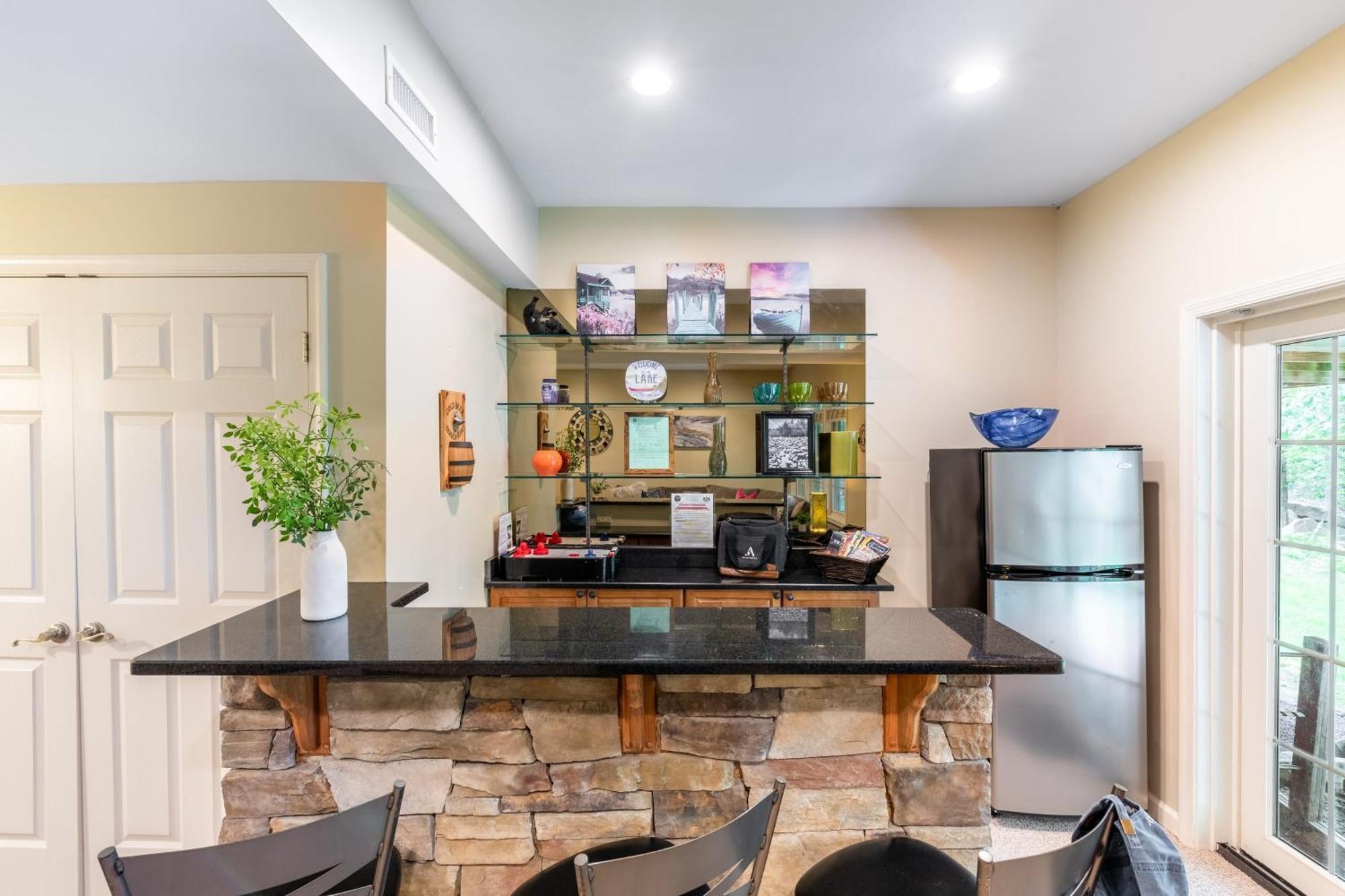 לייק הרמוני Highland Hideaway By Avantstay Group Poconos Retreat W Patio Game Room מראה חיצוני תמונה